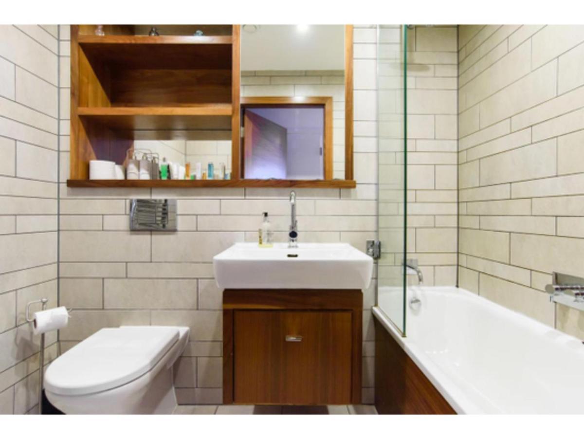 The Most Central Apartment In Кардифф Экстерьер фото