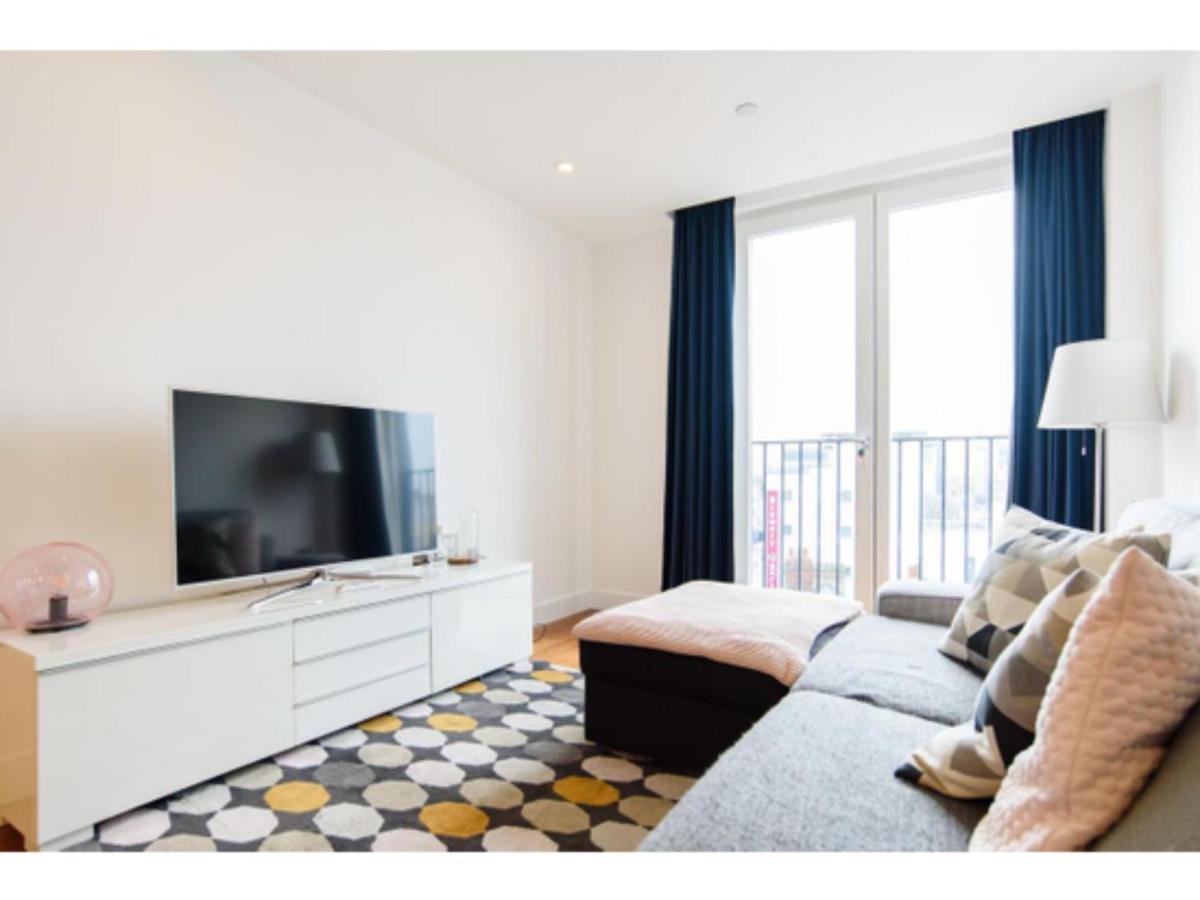 The Most Central Apartment In Кардифф Экстерьер фото